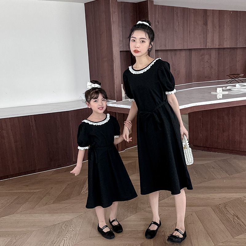 Family Matching Outfits Mommy and Daughter Matching Dress Summer Mother Kids Girl Sea Holiday Princess Dresses Korean Matching Family Outfits 230421
