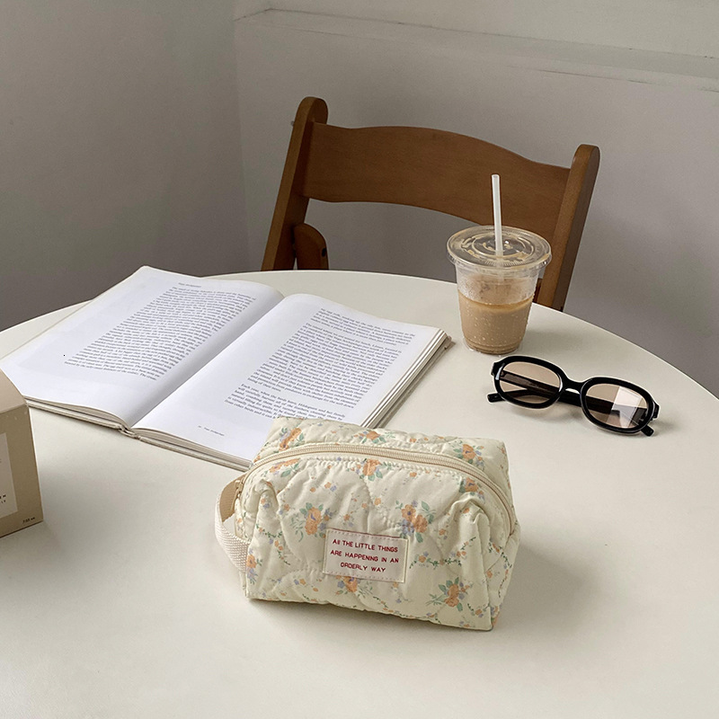 Cosmetic Bags Cases Korean Quilted Makeup Organizer Floral Pouch Cotton Fabric Portable Toiletry Necesserie Pen Storage Beauty Case 230421