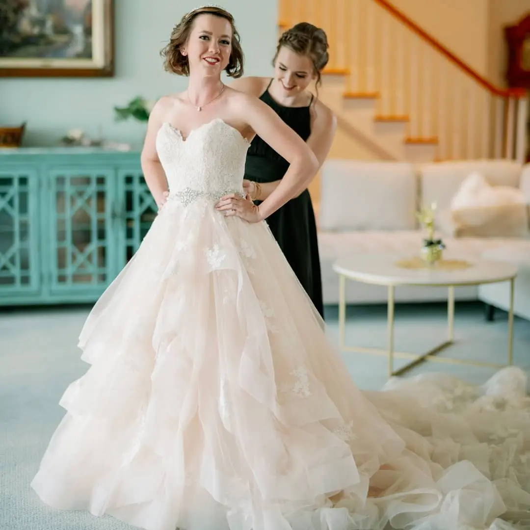 Romantic Ruffles Pluffy A Line Wedding Dresses Tiered Piping Blush Pink Tulle Long Train Lace Appliques Sweetheart Country Bridal Gowns 2024 Spring Ve