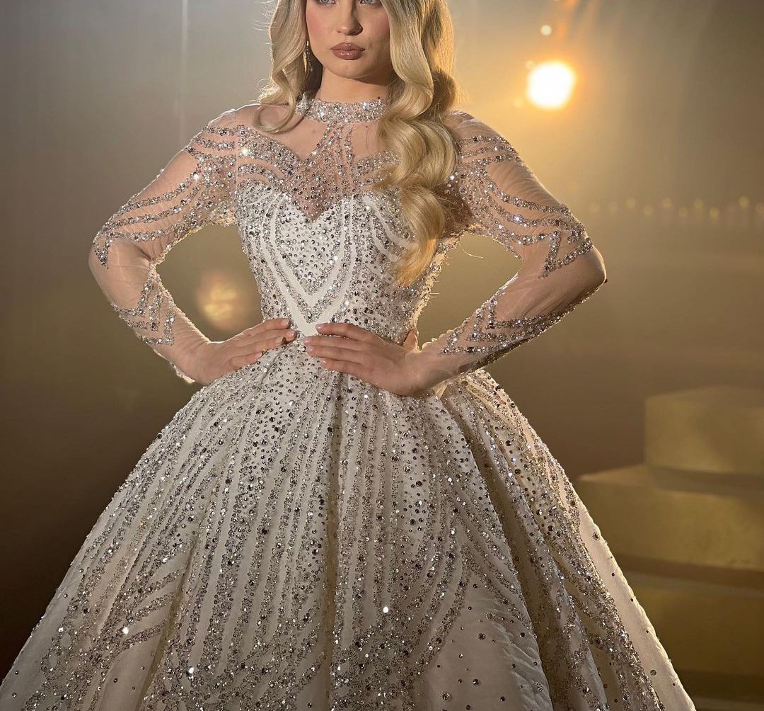 Sparkly Ball Gown Wedding Dresses Long Sleeves V Neck Sequins Applique Ruffles Bridal Gowns Diamond Beaded Luxury Formal Dress Plus Size Custom Made V