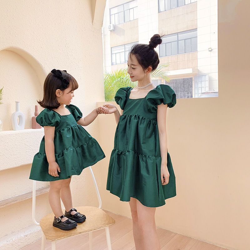 Family Matching Outfits Mother and Daughter Matching Clothes Summer Women Girls Party Dresses Family Matching Outfits Baby Girl Princess Dress 230421