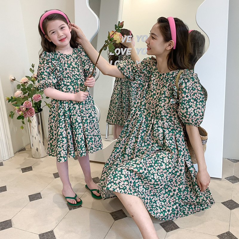 Family Matching Outfits Summer Fashion Mother 2-12 Years Kids Girls Women Family Matching Outfits Baby Short Sleeve Flora Dress For Mom and Daughter 2
