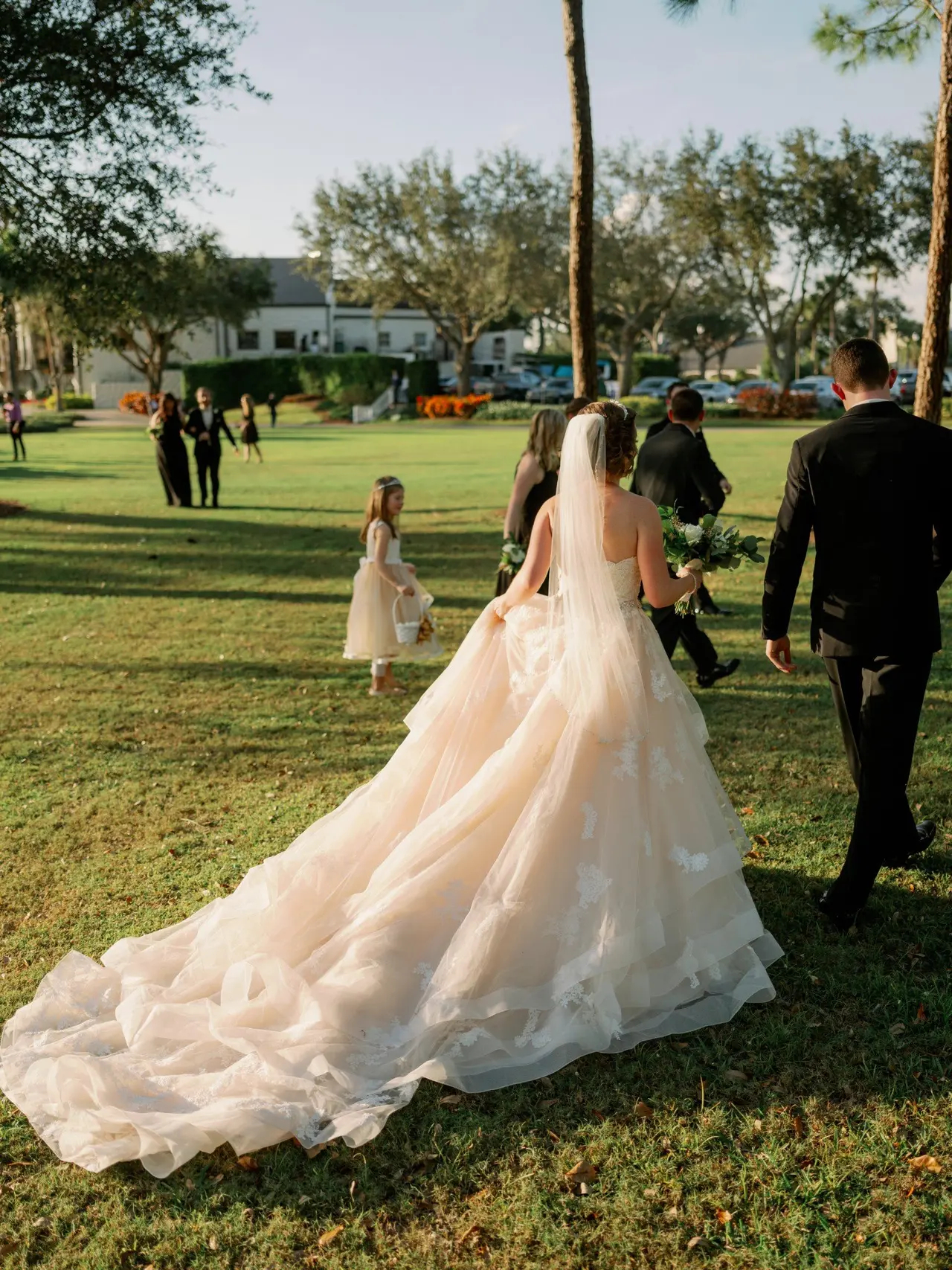 Romantic Ruffles Pluffy A Line Wedding Dresses Tiered Piping Blush Pink Tulle Long Train Lace Appliques Sweetheart Country Bridal Gowns 2024 Spring Ve
