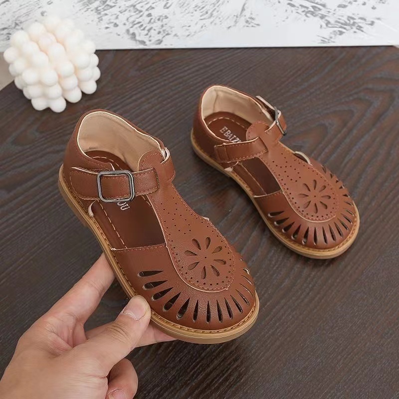 Sandals Girls Sandals Children's Hollow Soft Sole Shoes Carved Fashion Princess Shoes Beach Shoes Cut-outs Princess 230421