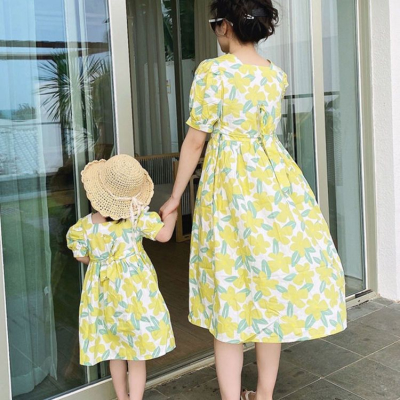 Family Matching Outfits Family Matching Clothes Summer Mother Daughter Floral Dresses Family Look Mommy and Me Clothes Korean Baby Girl Clothes 230421