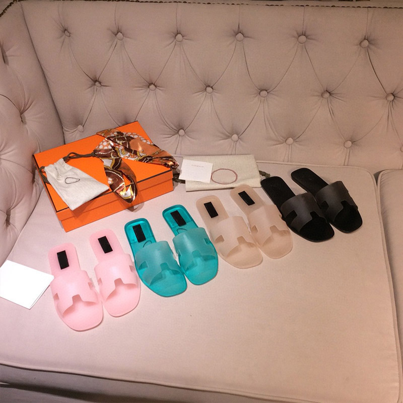 Designer Women Slippers Jelly Shoes Herman Oran Flat Slides Fashion Summer Beach Sandals Brand Leather Flip Flops
Designer Women Slippers Jelly Shoes Herman Oran Flat Slides Fashion Summer Beach Sandals Brand Leather Flip Flops