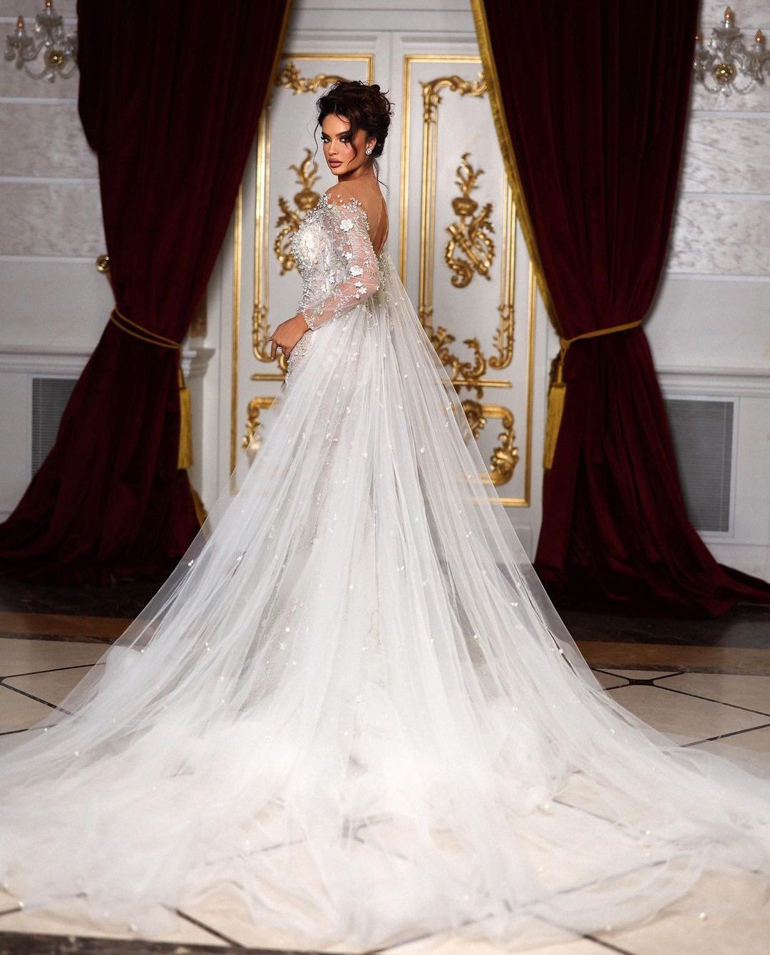 Elegant Mermaid Wedding Dresses Long Sleeves V Neck Appliques Sequins Ruffles 3D Lace Flowers Diamonds Pearls Floor Length Bridal Gowns Custom Made ab