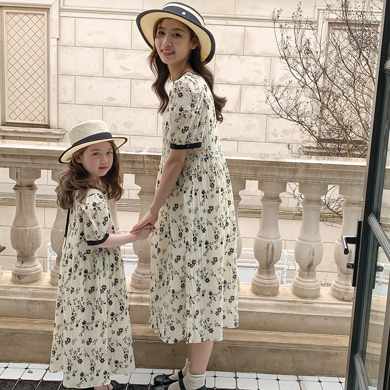 Family Matching Outfits Matching Mother and Daughter Dresses Equal Elegant French Mum and Baby Girls Same Short Sleeve Dress Women Summer Clothing 230