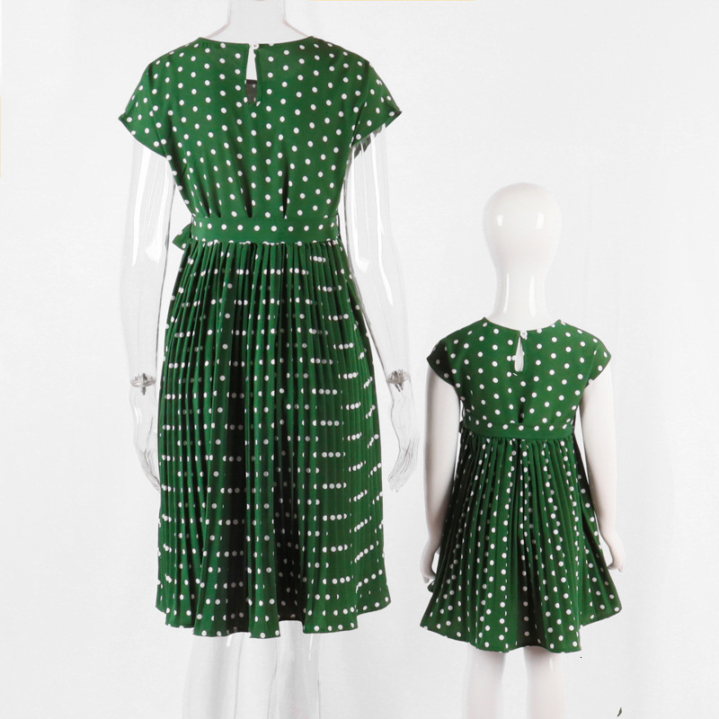 Family Matching Outfits Valentine's Day Mommy and Me Clothes Mother Daughter Family Matching Outfits Women Girls Green Dot Dress Mom Mama Dresses