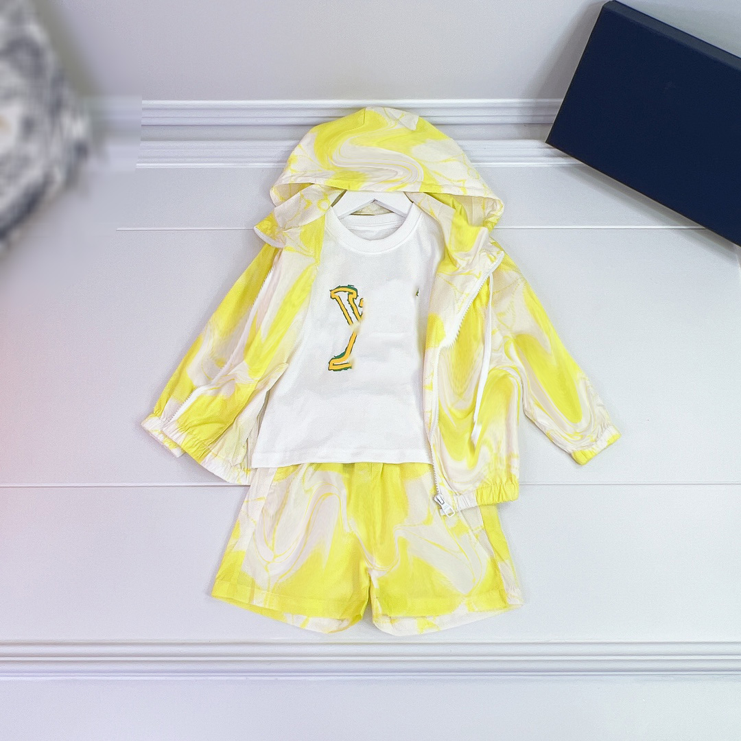 2023 boys designer clothing sets sun protection jacket white t shirts yellow shorts three pieces sets luxury girls thin jackets brach short pants kids tracksuits, 2#
2023 boys designer clothing sets sun protection jacket white t shirts yellow shorts three pieces sets luxury girls thin jackets brach short pants kids tracksuits, 2#