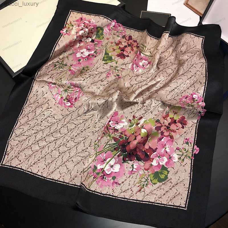 Designer Letters Print Floral Silk Scarf Headband for Women Fashion Long Handle Bag Scarves Shoulder Tote Luggage Ribbon Head Wraps Square Scarf Women Bandana
Designer Letters Print Floral Silk Scarf Headband for Women Fashion Long Handle Bag Scarves Shoulder Tote Luggage Ribbon Head Wraps Square Scarf Women Bandana