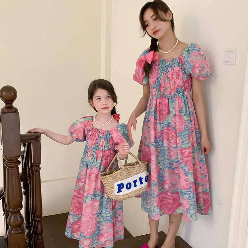 Family Matching Outfits Summer Mother and Daughter Matching Smock Dress Mom Baby Girls Same Smocked Dresses with Floral Print Women Boutique Frock 230
