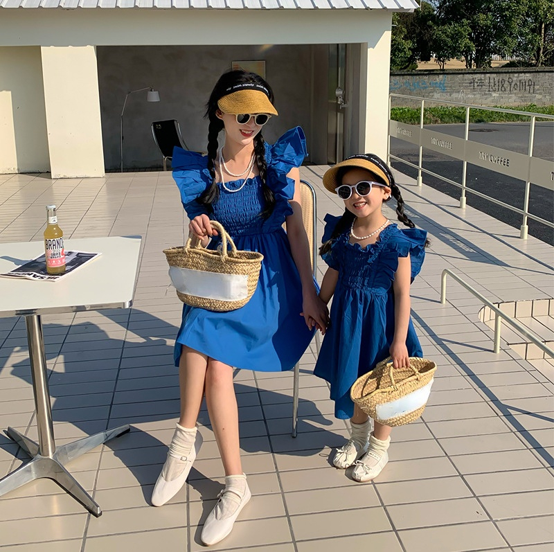 Family Matching Outfits Mum and Baby Girl Matching Smocked White Dress Mother and Daughter Cotton Ruffle Sleeve Christening Dresses Women Clothes Froc