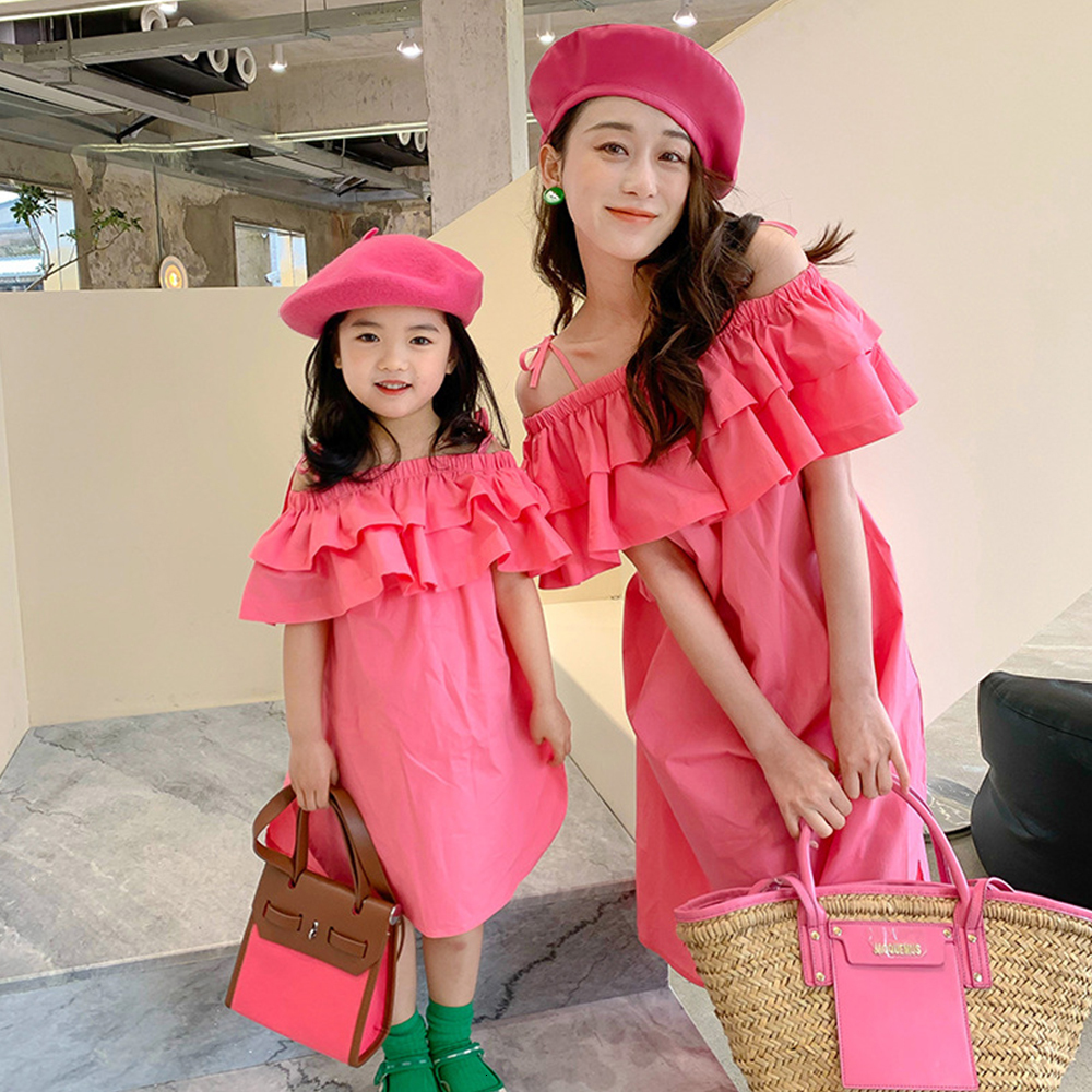Family Matching Outfits Menoea Mothers and Childs Dress Korean Version Girls Double Layer Ruffle Edge One Line Neck Dress Summer Clothes 230421