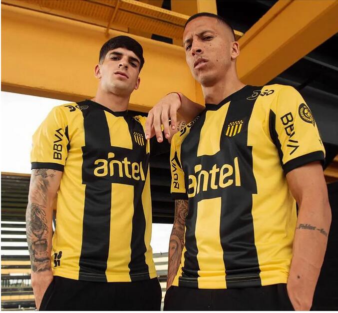 23 24 Uruguay Penarol Home Soccer Jerseys Commemorative Edition 2023 2024 Club Atletico Penarol C.RODRIGUEZ Gargano football shirts away third 131th
23 24 Uruguay Penarol Home Soccer Jerseys Commemorative Edition 2023 2024 Club Atletico Penarol C.RODRIGUEZ Gargano football shirts away third 131th