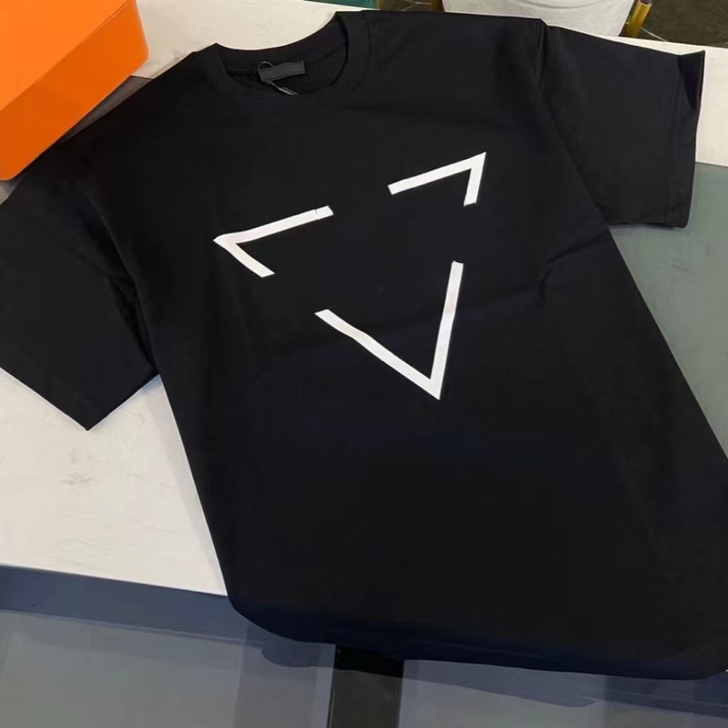 2023 Fashion Mens T-Shirts Designer Print T Shirts Black White Newest Style Polos T-Shirt Men Women High Quality Short Sleeve Tees Clothings Asian size S-5XL
2023 Fashion Mens T-Shirts Designer Print T Shirts Black White Newest Style Polos T-Shirt Men Women High Quality Short Sleeve Tees Clothings Asian size S-5XL