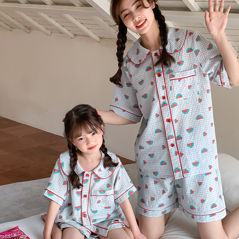 Family Matching Outfits Family Pajamas Outfit for Mother and Children Clothing Sleep Mom Baby Girls Boys Sleepwear Parent-child Coming-Home Outfit 230