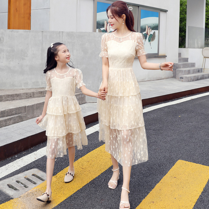 Family Matching Outfits Summer Mommy and Me Clothes Mesh Mam and Daughter Dress Flower Family Matching Outfits Fashion Mother Girls Dresses 230421