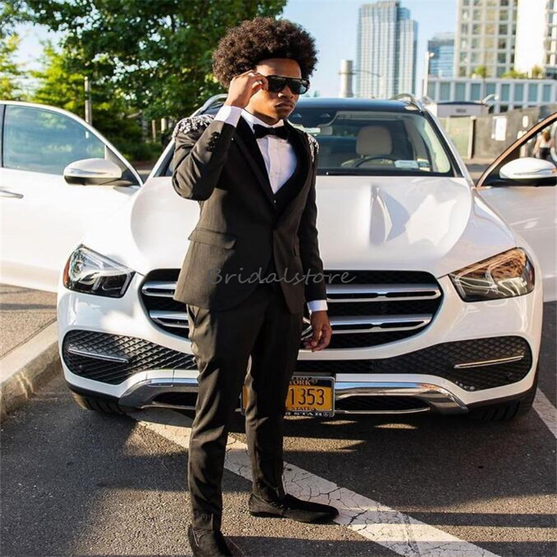 Slim Black Wedding Tuxedos 2024 Peaky Blinder Two Pieces Satin Beaded Men Prom Suit Handsome Groom Suits Fitted Dinner Bussiness Male Bespoke Groomsme