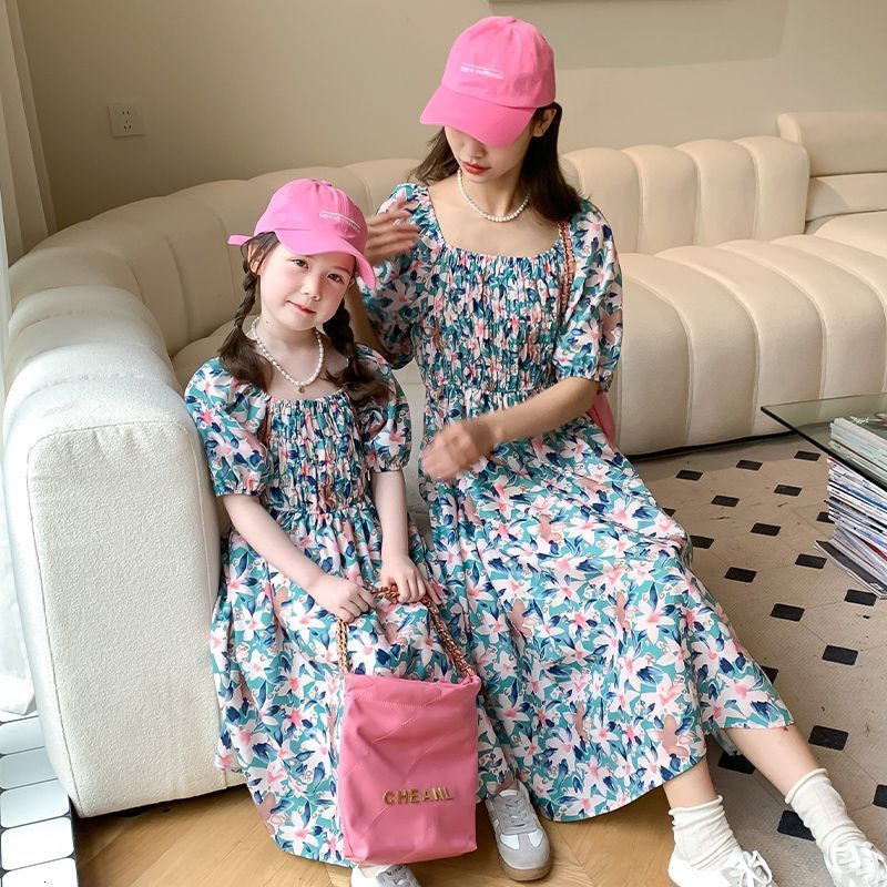 Family Matching Outfits Mommy and Daughter Matching Clothes Summer Mother Kids Girl Floral Princess Dress Fashion Family Matching Outfits 230421