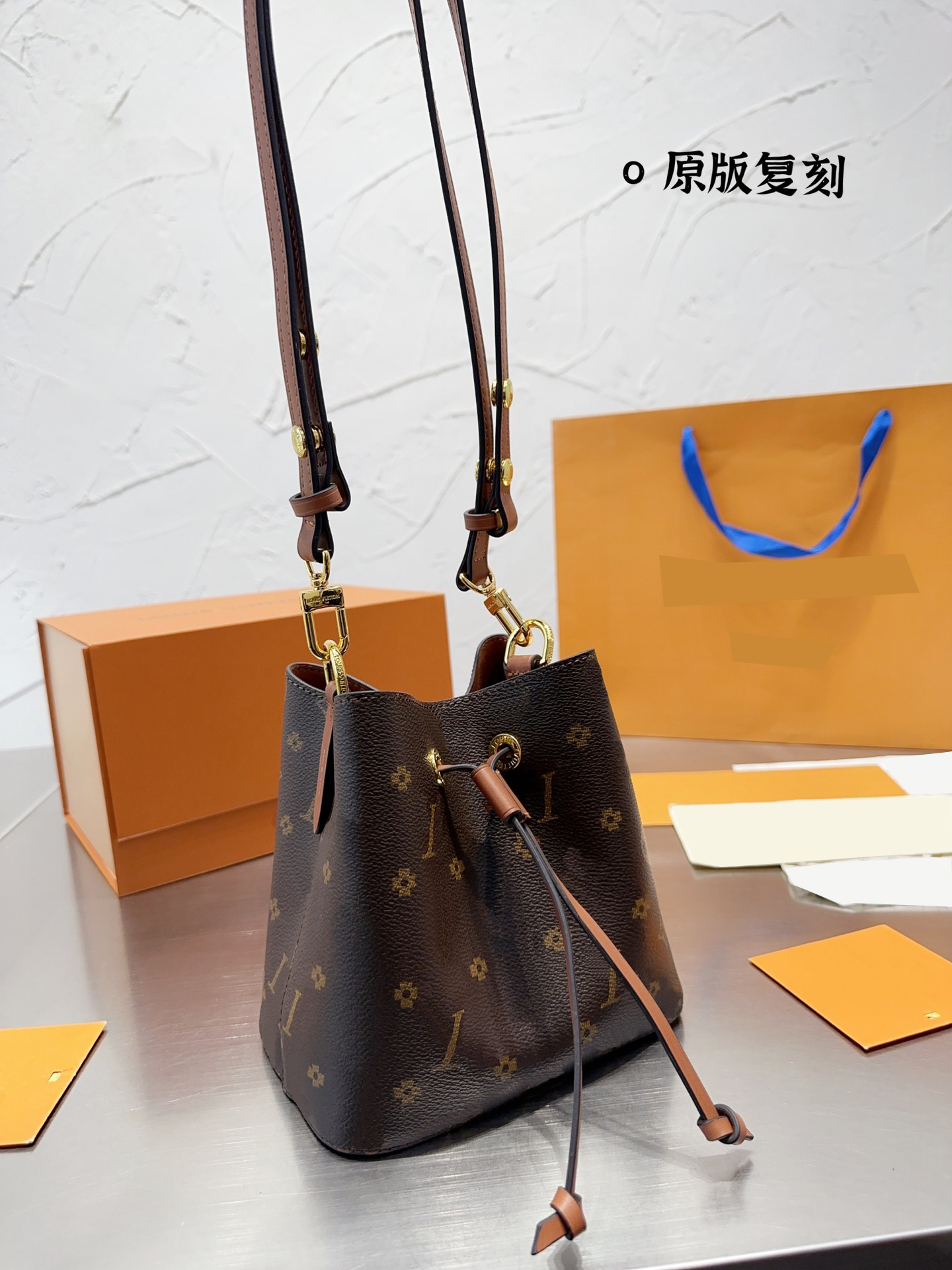 Women's PU leather drawstring handbag Hobo handbag crossbody bag is soft and adjustable Printed drawstring bag Bucket and shovel, 12*12cm-no packaging box
Women's PU leather drawstring handbag Hobo handbag crossbody bag is soft and adjustable Printed drawstring bag Bucket and shovel, 12*12cm-no packaging box
