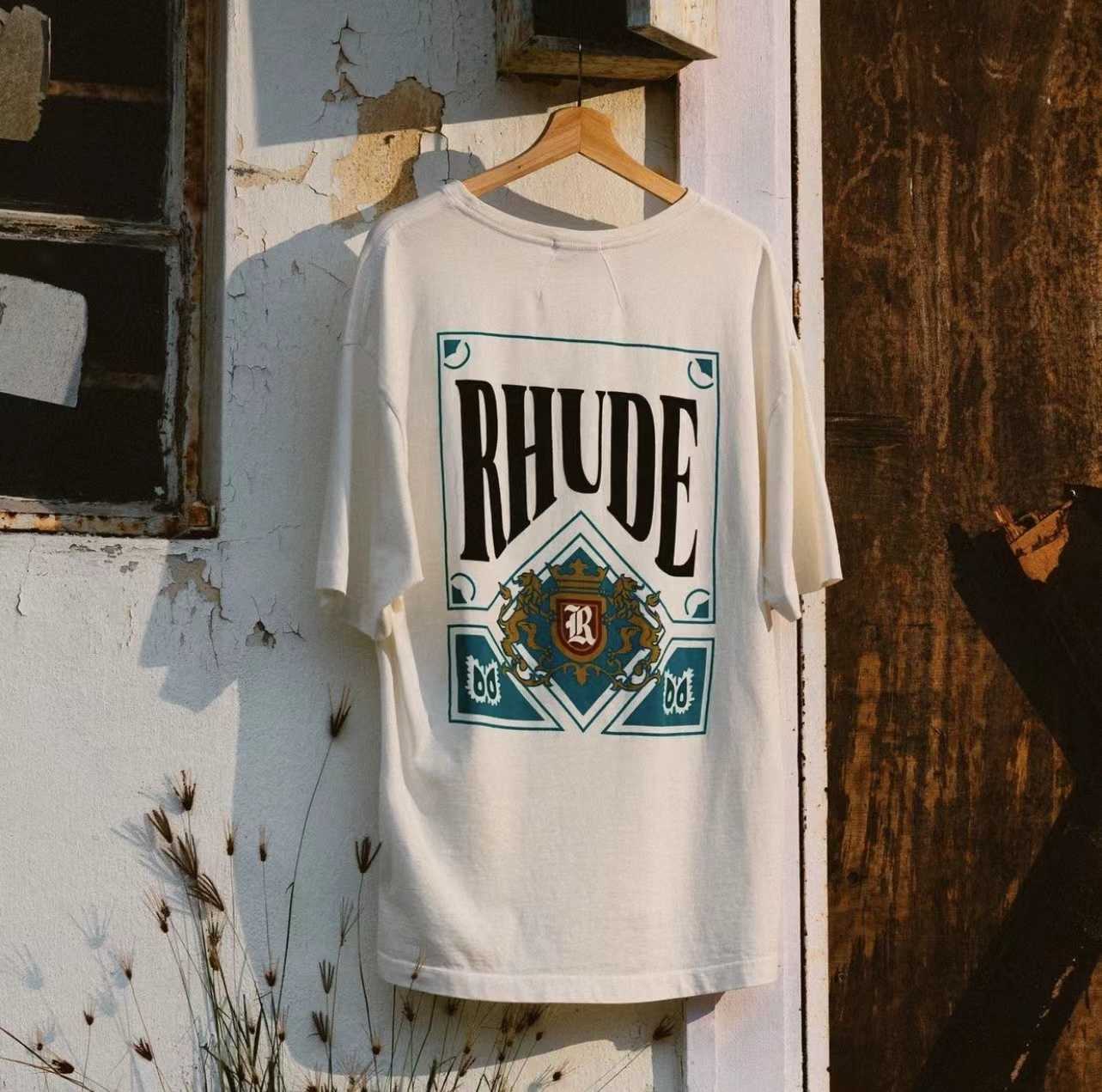 Designer Fashion Clothing Tees TShirts Rhude Kaleidoscope Playing Card Short Sleeve t White Loose Large Cotton T-shirt Men's Summer Tops Cotton Streetwear
Designer Fashion Clothing Tees TShirts Rhude Kaleidoscope Playing Card Short Sleeve t White Loose Large Cotton T-shirt Men's Summer Tops Cotton Streetwear