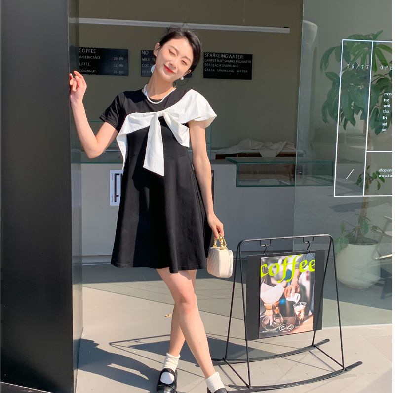 Family Matching Outfits Family Bow Mom Daughter Dresses Summer Ladies Dress Fashion Mama and Baby Girl Maching Clothes Children Princess Dress 230421