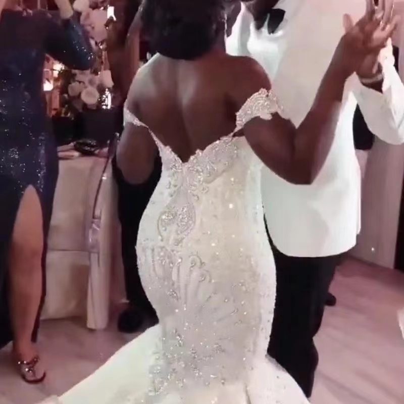 2023 Plus Size Mermaid Wedding Dress Arabic Aso Ebi Lace Beaded Off The Shoulder Trumpet Bridal Gowns Sweep Train Tulle Lace African Wedding Dress Ves