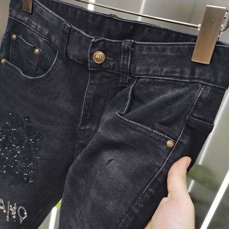 Men's Jeans Spring Jean Men European Animal Fashion Brand Lion Jean Hombre Erkek Kot Pantolon Slim Small Foot Pant Rhinestones Men Jean Pant J230