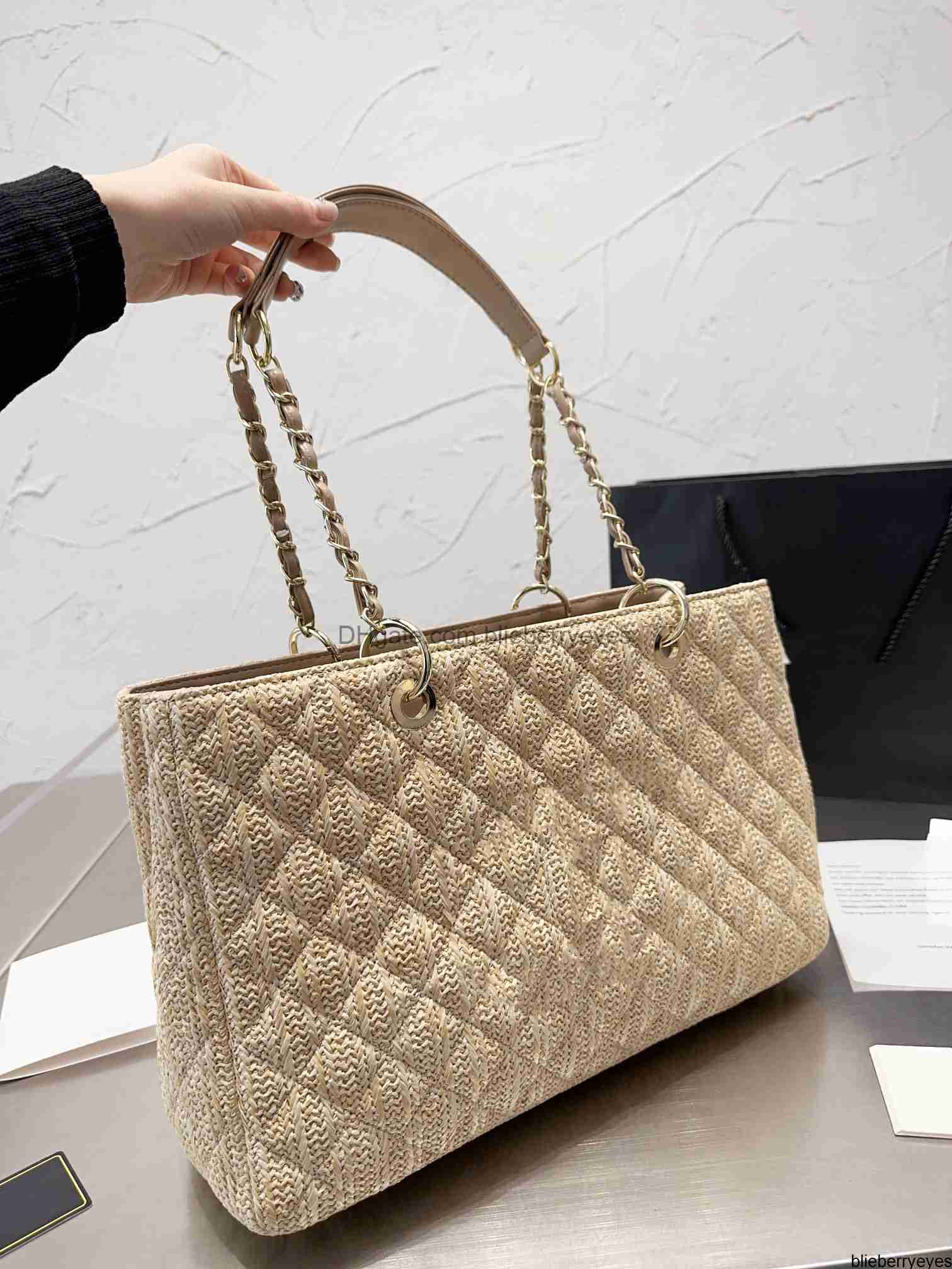 Fashion Luxury Designer Bag tote bag Luxury Classic Woven raffia tote bag Women's Men Tote Bag Diamond Lattice Wallet Handbag, Camel
Fashion Luxury Designer Bag tote bag Luxury Classic Woven raffia tote bag Women's Men Tote Bag Diamond Lattice Wallet Handbag, Camel