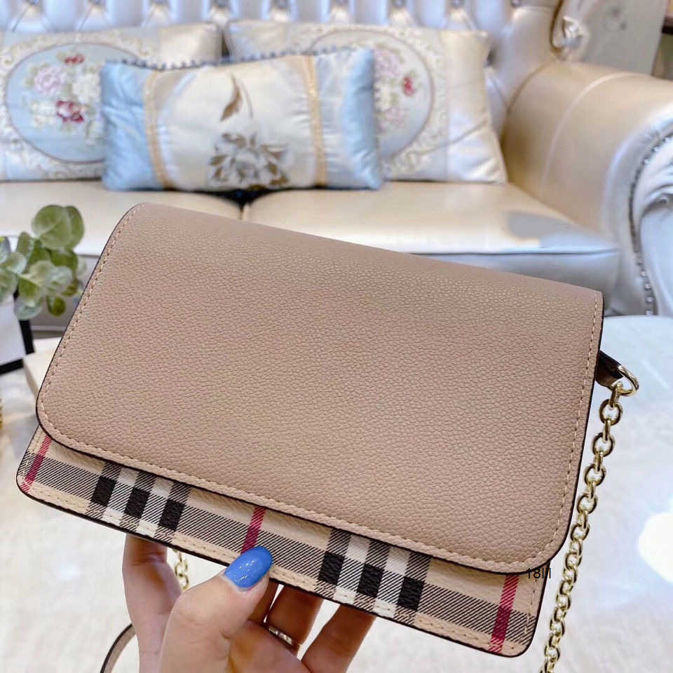 Burbrerys evening Bags designer large Designer Burbrerys Women Handbags style with cowhide fashion versatile bag lattice chain bag Single, Pvc with beige
Burbrerys evening Bags designer large Designer Burbrerys Women Handbags style with cowhide fashion versatile bag lattice chain bag Single, Pvc with beige