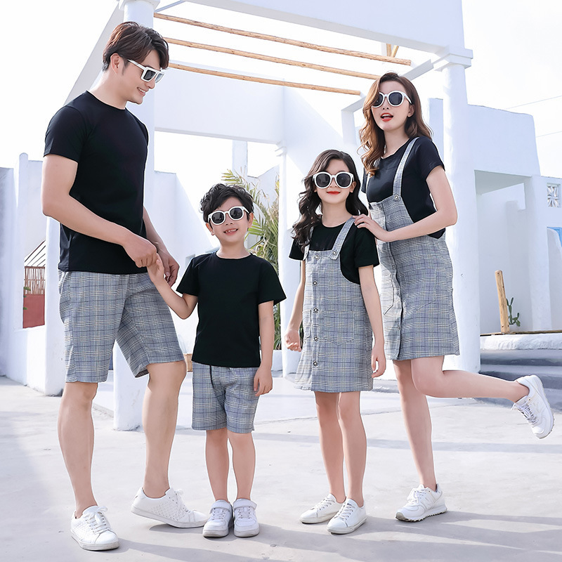 Family Matching Outfits Family Matching Clothes Summer Mother Daughter Dress Dad Son Cotton T-shirt Pants Family Look Couple Outfits Holiday Party 230