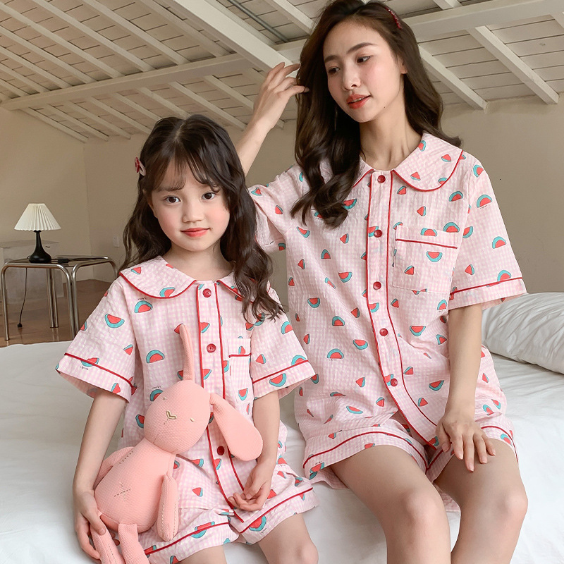 Family Matching Outfits Family Pajamas Outfit for Mother and Children Clothing Sleep Mom Baby Girls Boys Sleepwear Parent-child Coming-Home Outfit 230