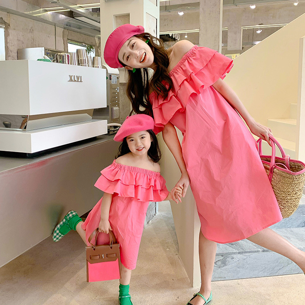 Family Matching Outfits Menoea Mothers and Childs Dress Korean Version Girls Double Layer Ruffle Edge One Line Neck Dress Summer Clothes 230421