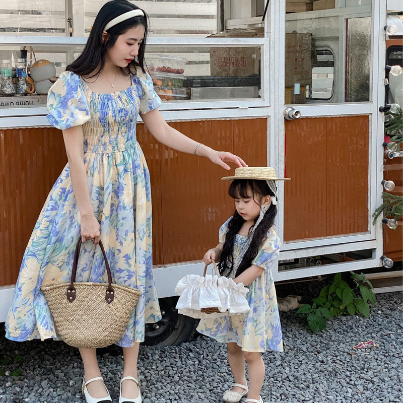 Family Matching Outfits Family Matching Clothes Summer Floral Dress Mother Daughter Short -sleeved Cotton Dress Women Dress Girl Birthday Dress 230421