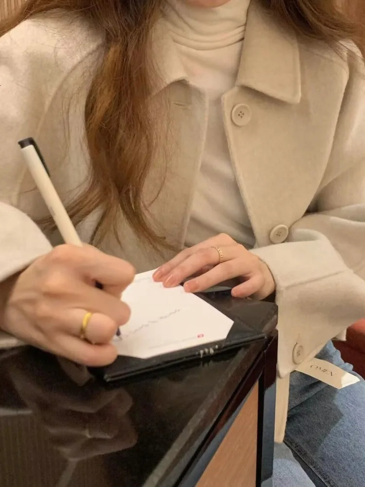 Women's Wool Blends Short Winter Coat Jacket Lapel Single Breasted Female Woolen Outerwears Stylish Tops 2023 231120