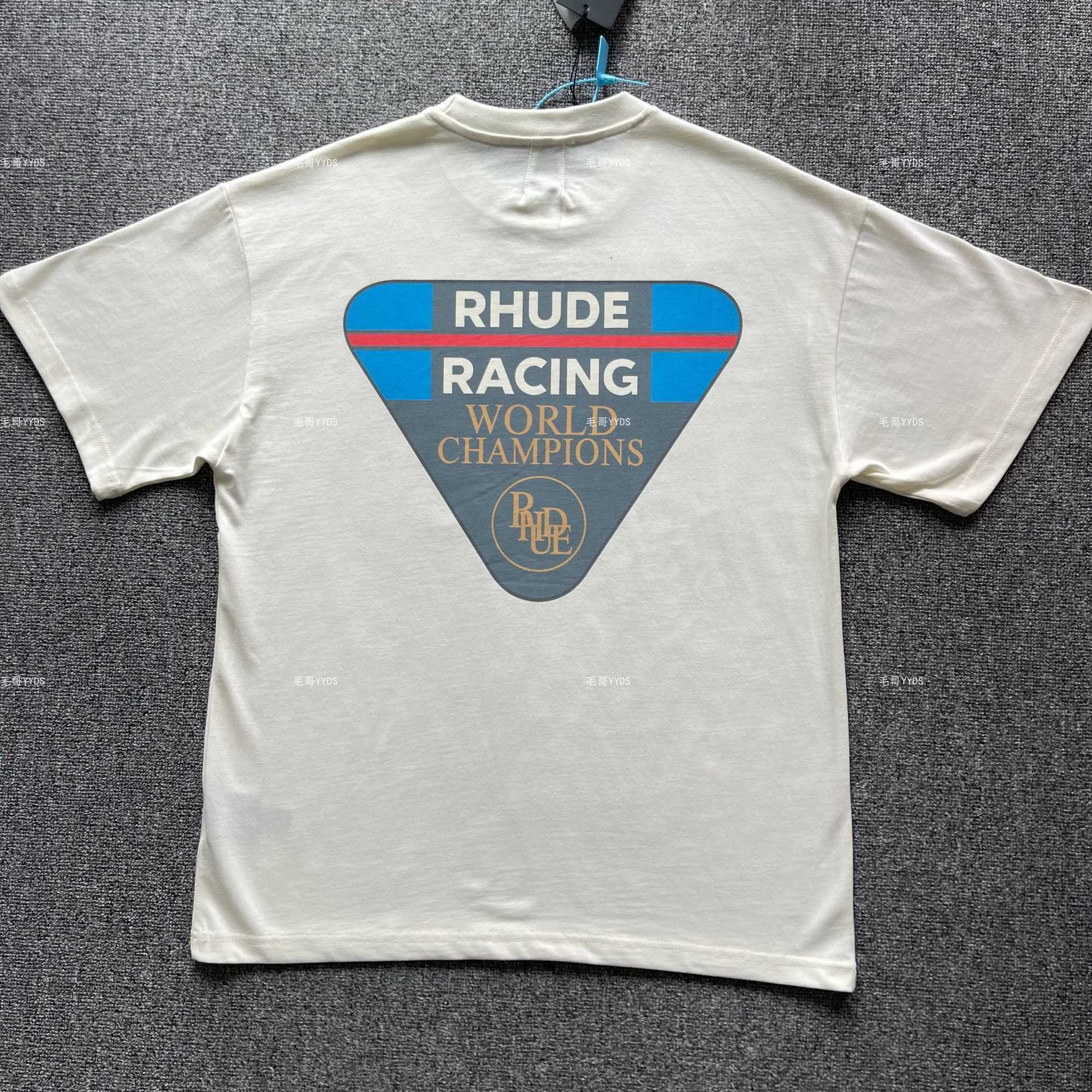 Designer Fashion Clothing Tees TShirts Rhude Spring Summer Slogan Blue Triangle Print Letter Short Sleeve T-shirt Stylish Loose Street Men Women Tops Streetwear, Pay attention to the owner's
Designer Fashion Clothing Tees TShirts Rhude Spring Summer Slogan Blue Triangle Print Letter Short Sleeve T-shirt Stylish Loose Street Men Women Tops Streetwear, Pay attention to the owner's