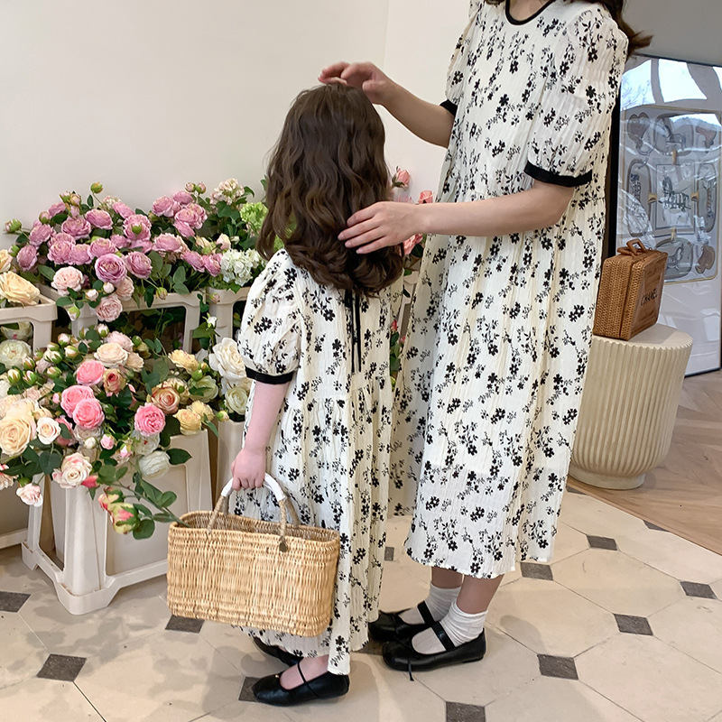 Family Matching Outfits Matching Mother and Daughter Dresses Equal Elegant French Mum and Baby Girls Same Short Sleeve Dress Women Summer Clothing 230