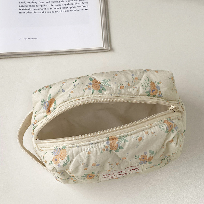 Cosmetic Bags Cases Korean Quilted Makeup Organizer Floral Pouch Cotton Fabric Portable Toiletry Necesserie Pen Storage Beauty Case 230421