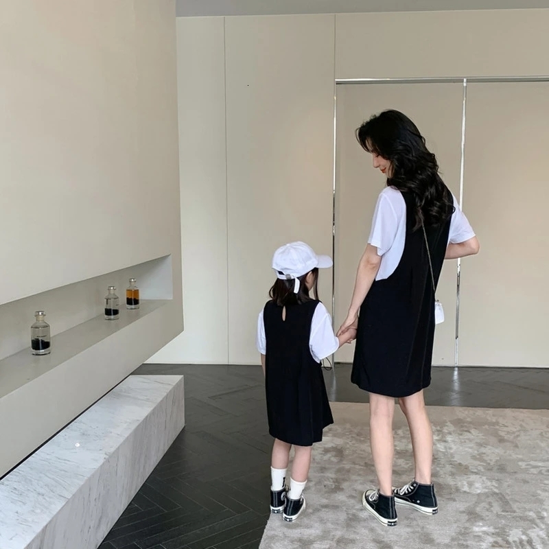 Family Matching Outfits Mom Daughter Summer Dress Baby Girls And Womens Matching Dresses Mommy And Me Same Clothes Parent-Child Clothing 230421