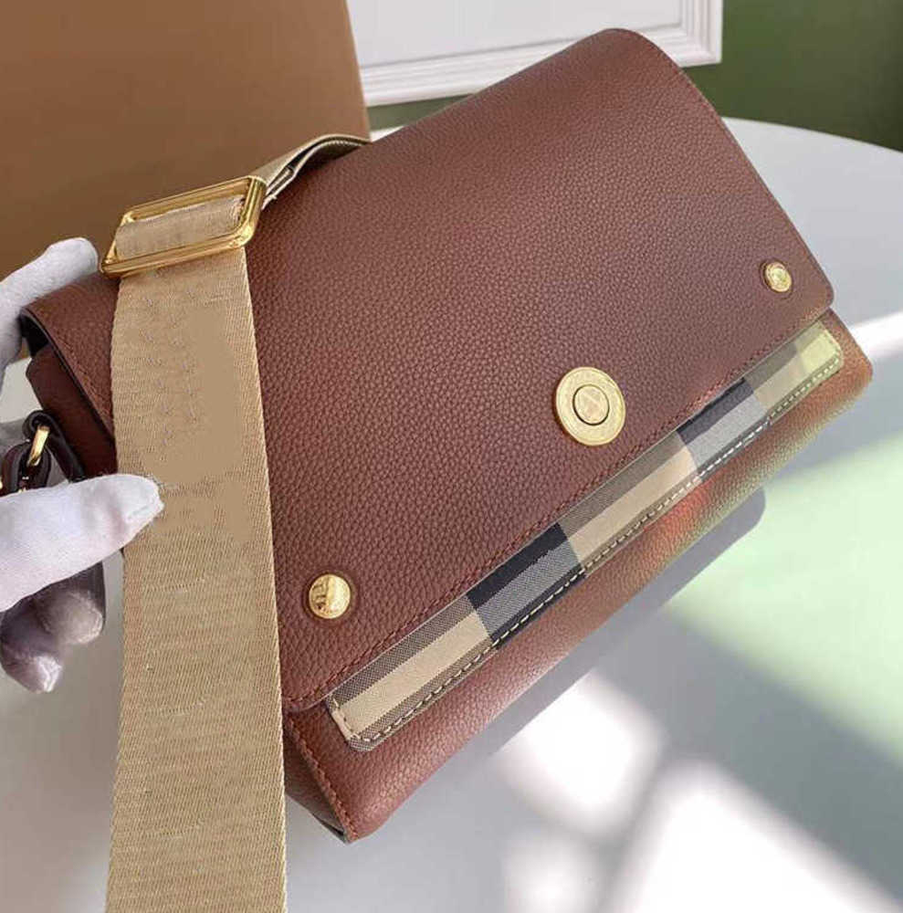 Evening Bags Designer Bags Note Handbags Vintage Horseferry Shoulder Bag Checkered Patent Leather Note Cross Body Canvas lettering Cowhide Plaid Classic, Color 2
Evening Bags Designer Bags Note Handbags Vintage Horseferry Shoulder Bag Checkered Patent Leather Note Cross Body Canvas lettering Cowhide Plaid Classic, Color 2