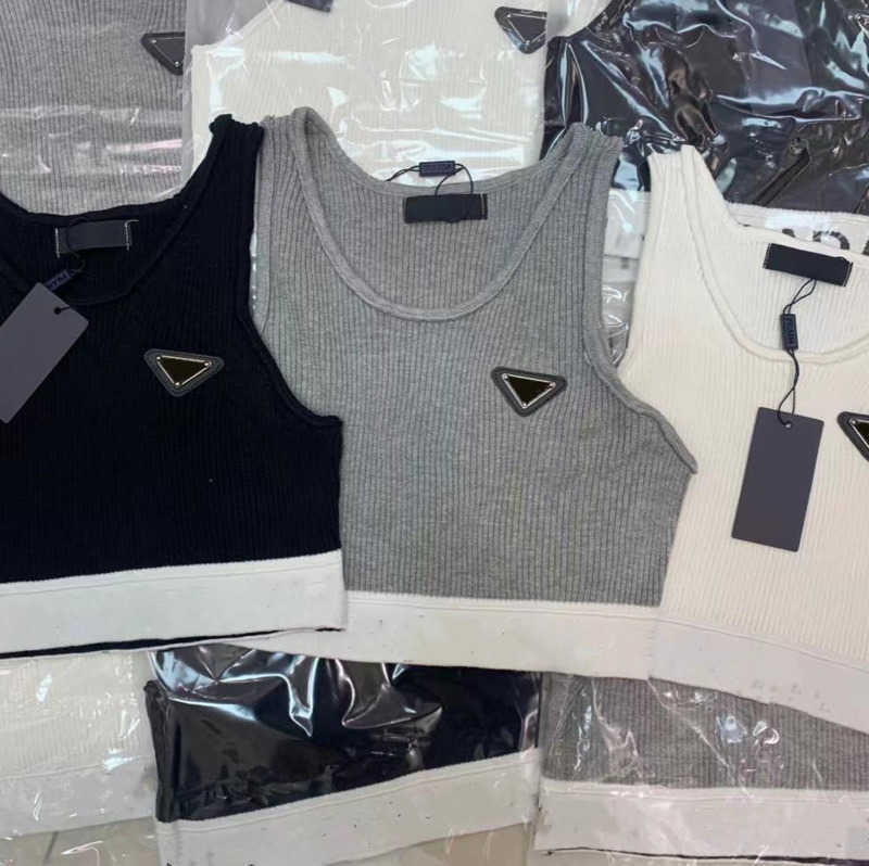 Designer Vest yoga suit Luxury Women's Tanks Top Fashion prad Wide Strap Sleeveless Triangle Label Knit Tank Top Yoga Running Sports Inner Wear, White
Designer Vest yoga suit Luxury Women's Tanks Top Fashion prad Wide Strap Sleeveless Triangle Label Knit Tank Top Yoga Running Sports Inner Wear, White