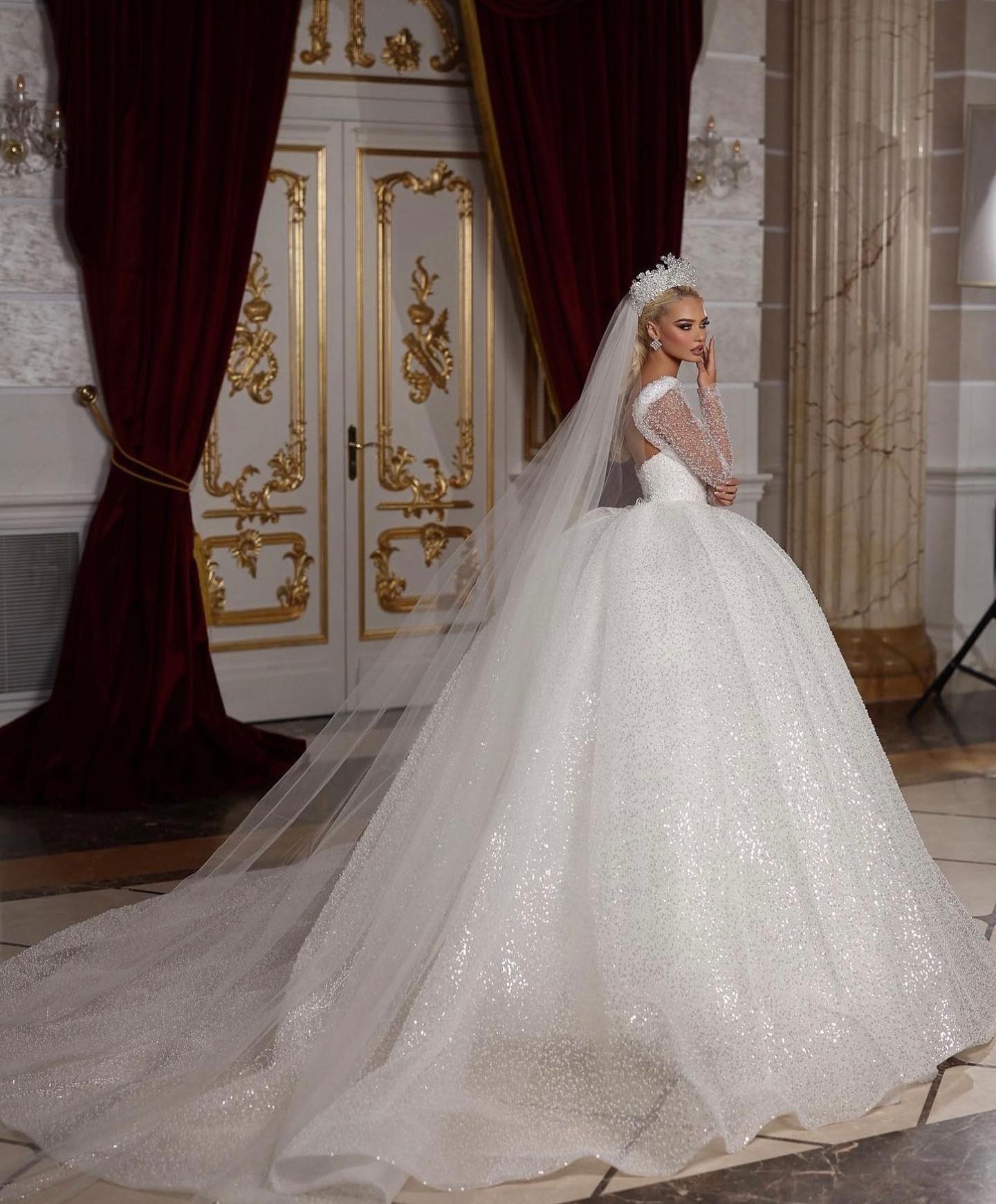 Elegant Ball Gown Wedding Dresses Sweetheart Applique Lace Bridal Gowns Custom Made Long Sleeve Lace-up Back Sweep Train Vestidos De Novia