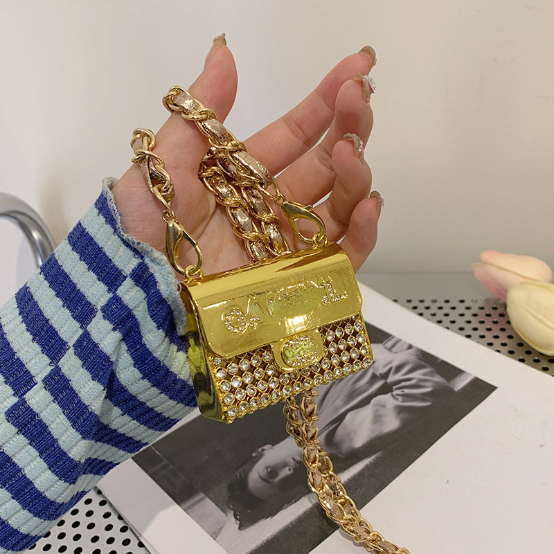 Mini Diamond-encrusted Metal Evening Bags 2023 Fashion Explosive Chain Crossbody Small Fragrance 100 Collocation Decoration Bag Hanging Neck