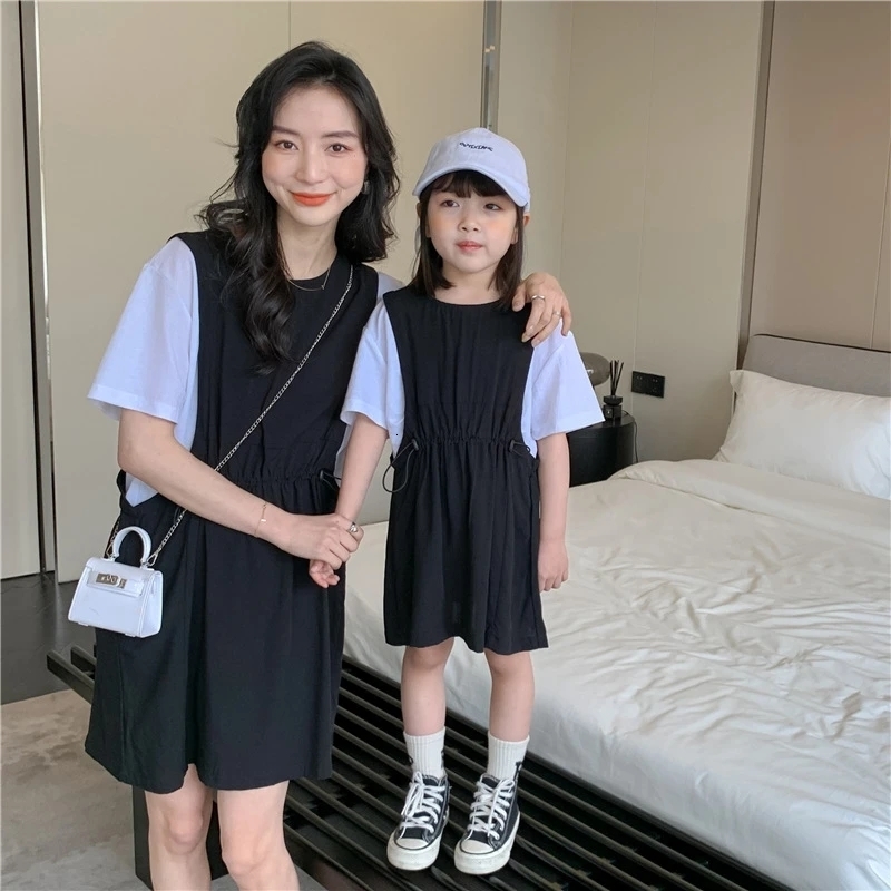 Family Matching Outfits Mom Daughter Summer Dress Baby Girls And Womens Matching Dresses Mommy And Me Same Clothes Parent-Child Clothing 230421