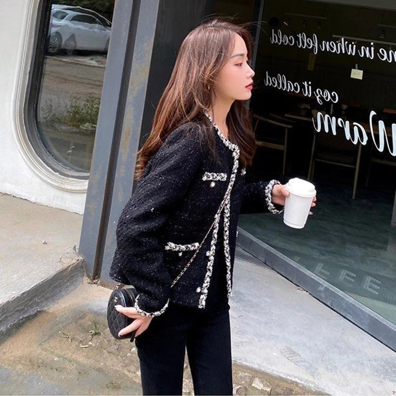 Womens Jackets French Tweed Women Small Fragrant Autumn Korean Woolen Short Outerwear Elegant Black Plaid Coat Pockets Office Pearls 231120