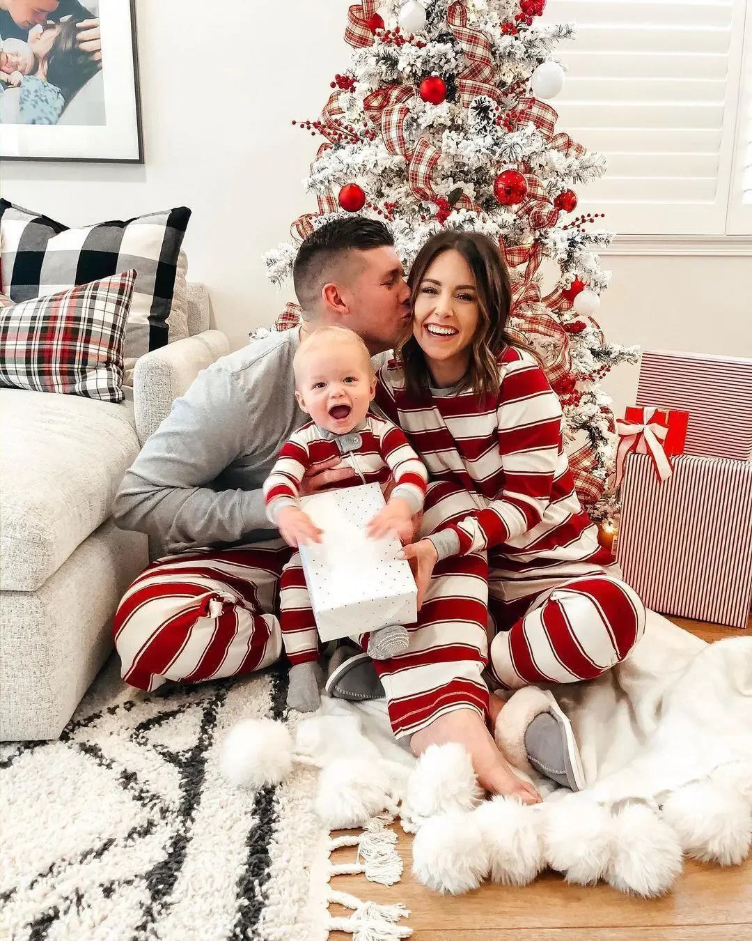 Family Matching Outfits Print Mom Daughter Dad Son Baby Matching Clothes Soft Loose Sleepwear Xmas Look Winter Family Christmas Pajamas Set Striped 23