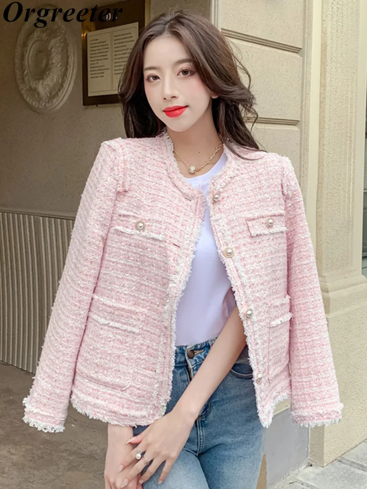 Womens Jackets Autumn Temperament Ladies Oneck Pearl Buttons Tweed Jacket Coat Women Vintage Woven Tassel Short Outwear Tops 231120