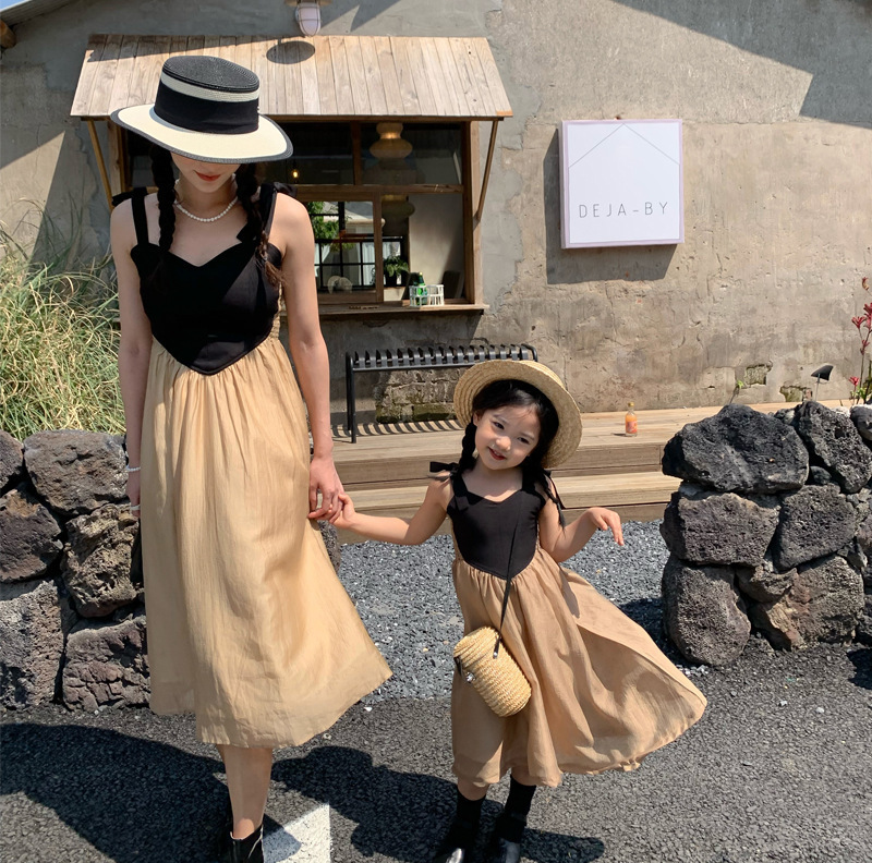 Family Matching Outfits Summer fashion chiffon family heart patchwork slip matching dresses MOM and daughter French retro style princess dress 230421