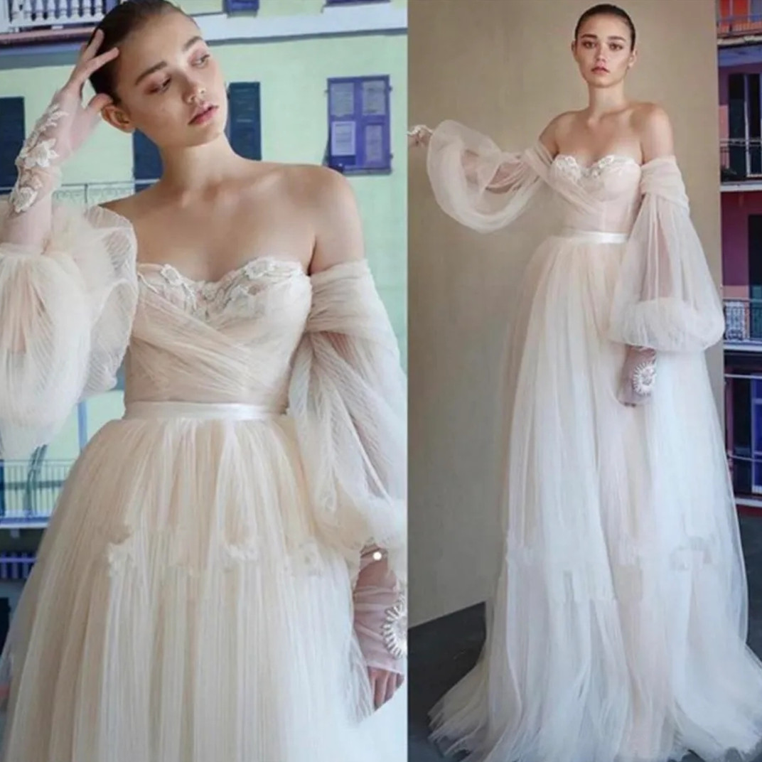 Chic Flowy Beach Wedding Gown Long Sleeve Ivory Wedding Dress Off The Shoulder Bridal Dress Sweetheart Neck Bridal Gowns